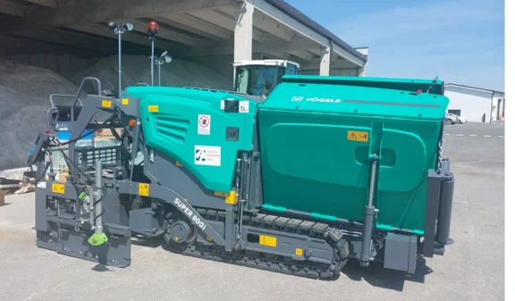 Dobavljen novi finišer VÖGELE S-800i z izvlečno vgrajevalno desko AB220TV za CESTNO PODJETJE PTUJ